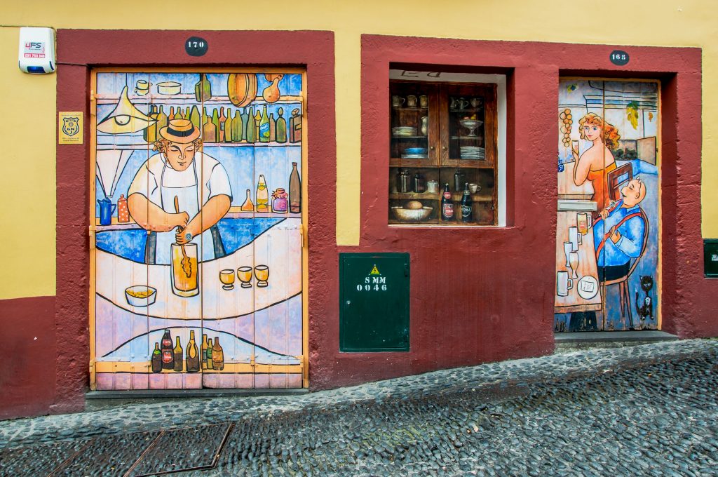 Madera Funchal Rua de Santa Maria Sztuka otwartych drzwi Portugalia